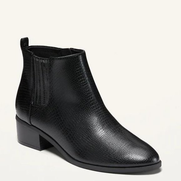 Old Navy Shoes - NWT Water-Repellent Faux-Leather Chelsea Boots